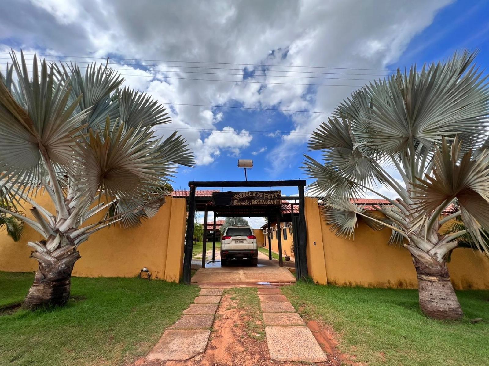 Pousada Panela De Ferro Mateiros Esterno foto